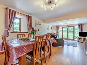 3 Bed in Liskeard OLDOA