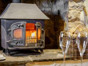 4 Bed in Abergavenny 88014