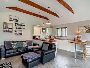 1 Bed in Nether Stowey 36190