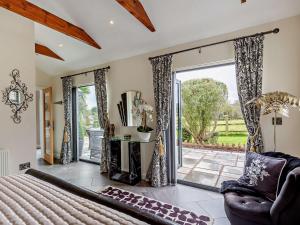 1 Bed in Nether Stowey 36190