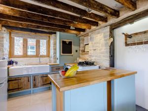 2 Bed in Glastonbury 79122