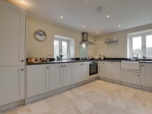 2 Bed in Llanfairtalhaiarn 88974