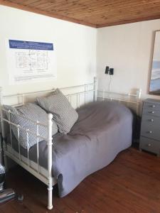 Å-Gård med badbrygga 90 kvm