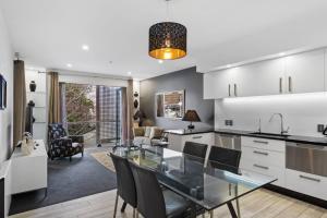 QV Stylish Waterfront Retreat - 4hvězdičkové hotely ve městě Auckland