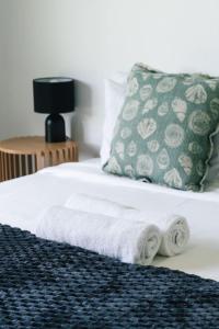 Modern 4BR Family Home in Quiet Ripley Location