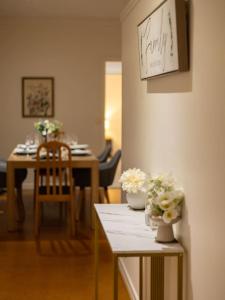 Cozy Hub near Food Fusion Family Business Ideal