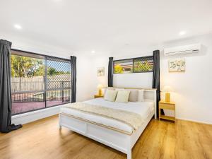 Spacious Home 4BR Retreat with Pool in Parkinson