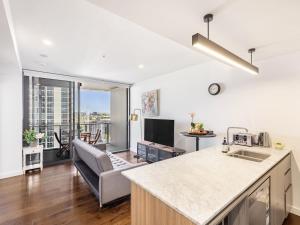 Central South Bank City View Pool Free Parking