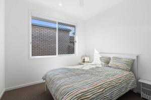 Modern 4BR Comfort in Quiet Park Ridge Location