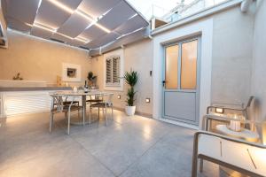 Rooms & Apartment Laura