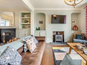 4 Bed in Tenby FB193