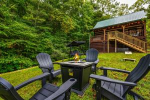 Family Cabin Views Fishing Pond