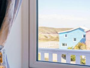 3 bed in Freshwater East FB100