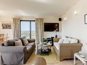 4 bed in Glastonbury SHALO