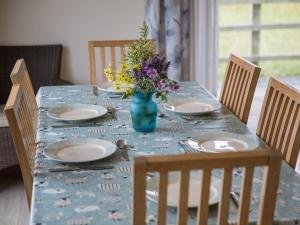 4 bed in Glastonbury SHALO