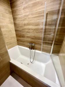 Monaco Border - Cozy 2-Bedroom Apt with Garden