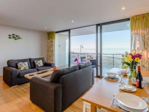 2 Bed in Westward Ho 86120