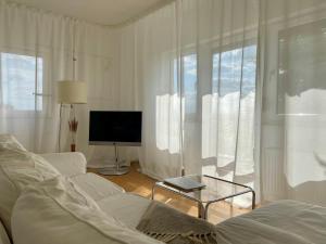 Designerwohnung mit malerischer Terrasse - Modern, Gemütlich & Zentral