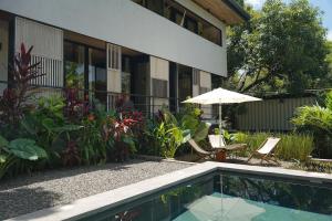 VED Beach Apt 1 - 1BDR, Pool, Steps to the Beach