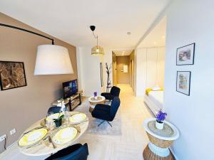 City studio with outdoor vibes- MONT24