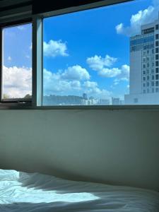 5 minutes from Hongik University Station Inhere Studio- room A