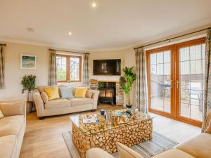 3 Bed in Westward Ho 89865