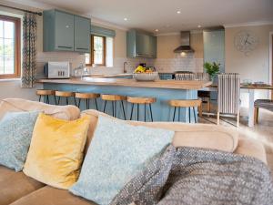 3 Bed in Westward Ho 89865