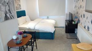 Eastern Bridge Rooms