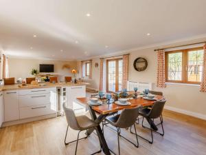 3 Bed in Westward Ho 89866