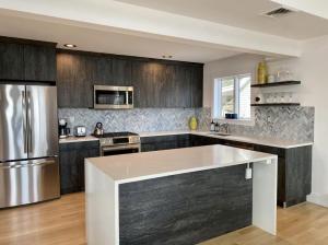 Waterfront Luxury in Town