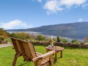 2 bed in Loch Ness CA315