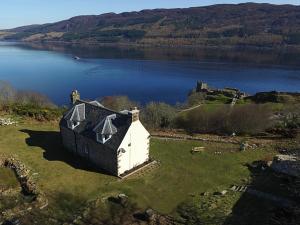 2 bed in Loch Ness CA315