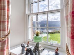 2 bed in Loch Ness CA315