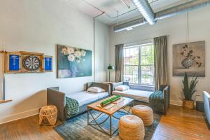 Walk to Vanderbilt Eclectic Apt in Nashville