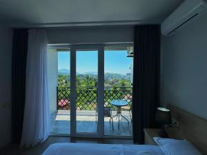 Green House - Studio Apartment with Mountain and Sea view