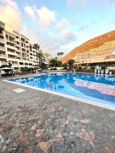 Sunny Terrace I Heated pool I King bed I Cook Zone I Parking