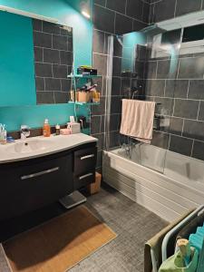 Maisons de vacances House near 24-hour circuit : photos des chambres