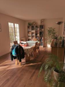 Maisons de vacances House near 24-hour circuit : photos des chambres