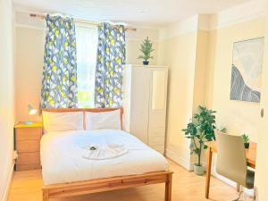 3 bedroom Flat in St Johns Wood