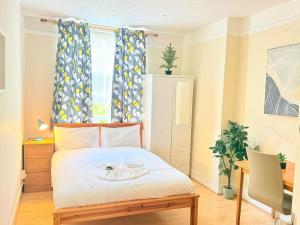 3 bedroom Flat in St Johns Wood