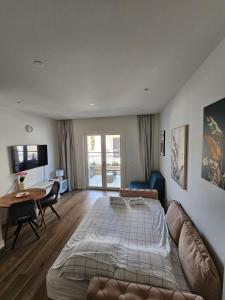 Lustica Bay Blue Horizon