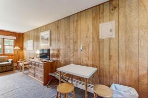 King Birch Lake Home, Unit 6