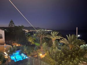 Serenity garden with sea view