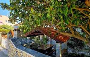 Three-Bedroom Apartment In Bibinje