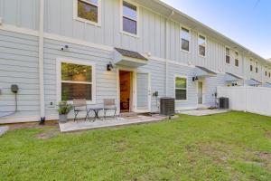 Pensacola Retreat with Pool Access, 20 Mi to Beach