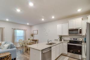 Pensacola Retreat with Pool Access, 20 Mi to Beach