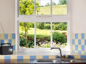 2 Bed in Bampton SZ271