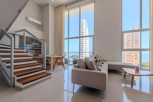 Doble altura y lujoso apto vista al mar