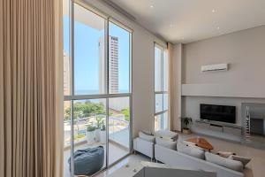 Doble altura y lujoso apto vista al mar