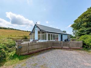 3 Bed in Freshwater East 66265